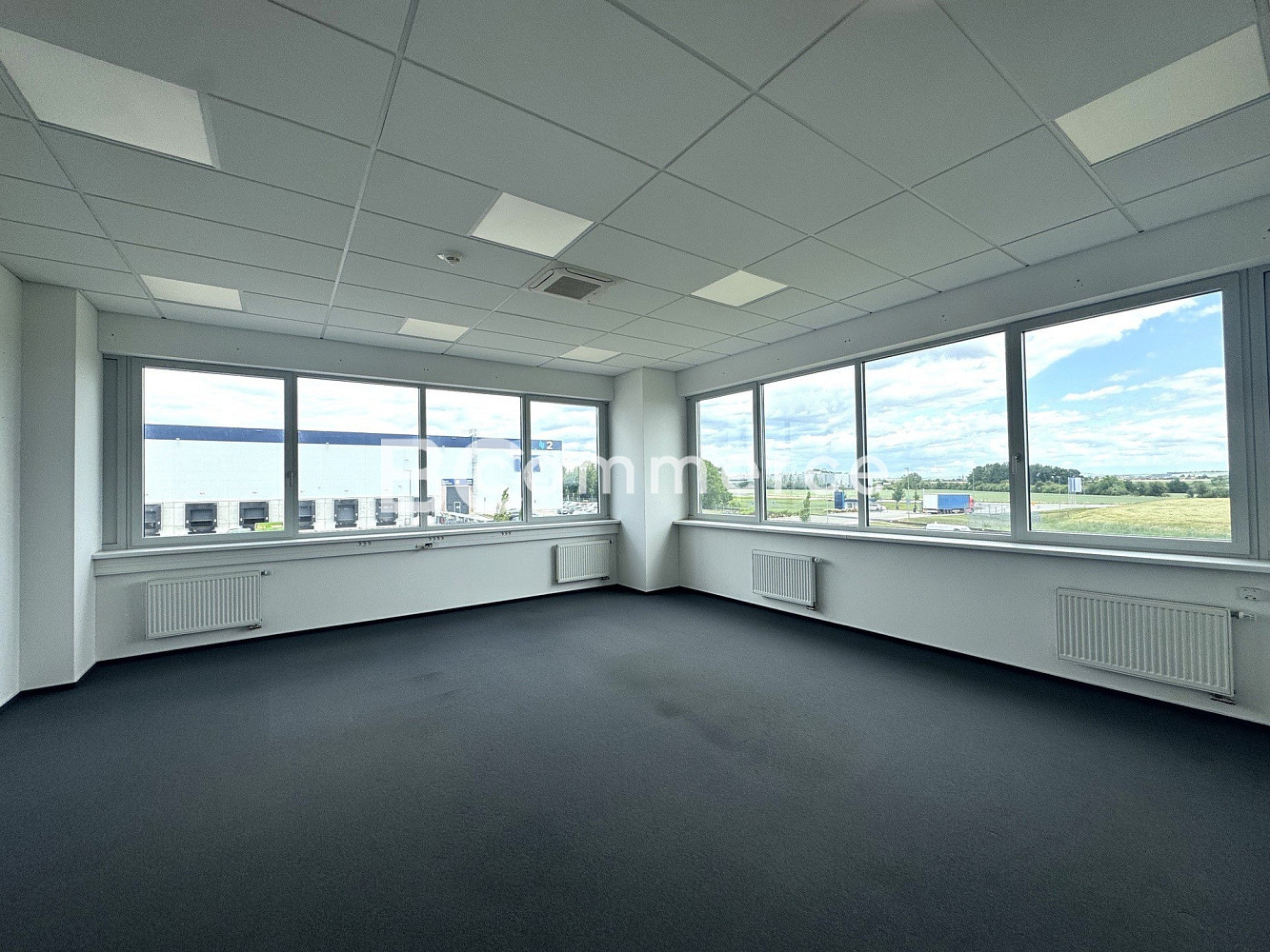 Pronájem kanceláře 600 m² — photo 3