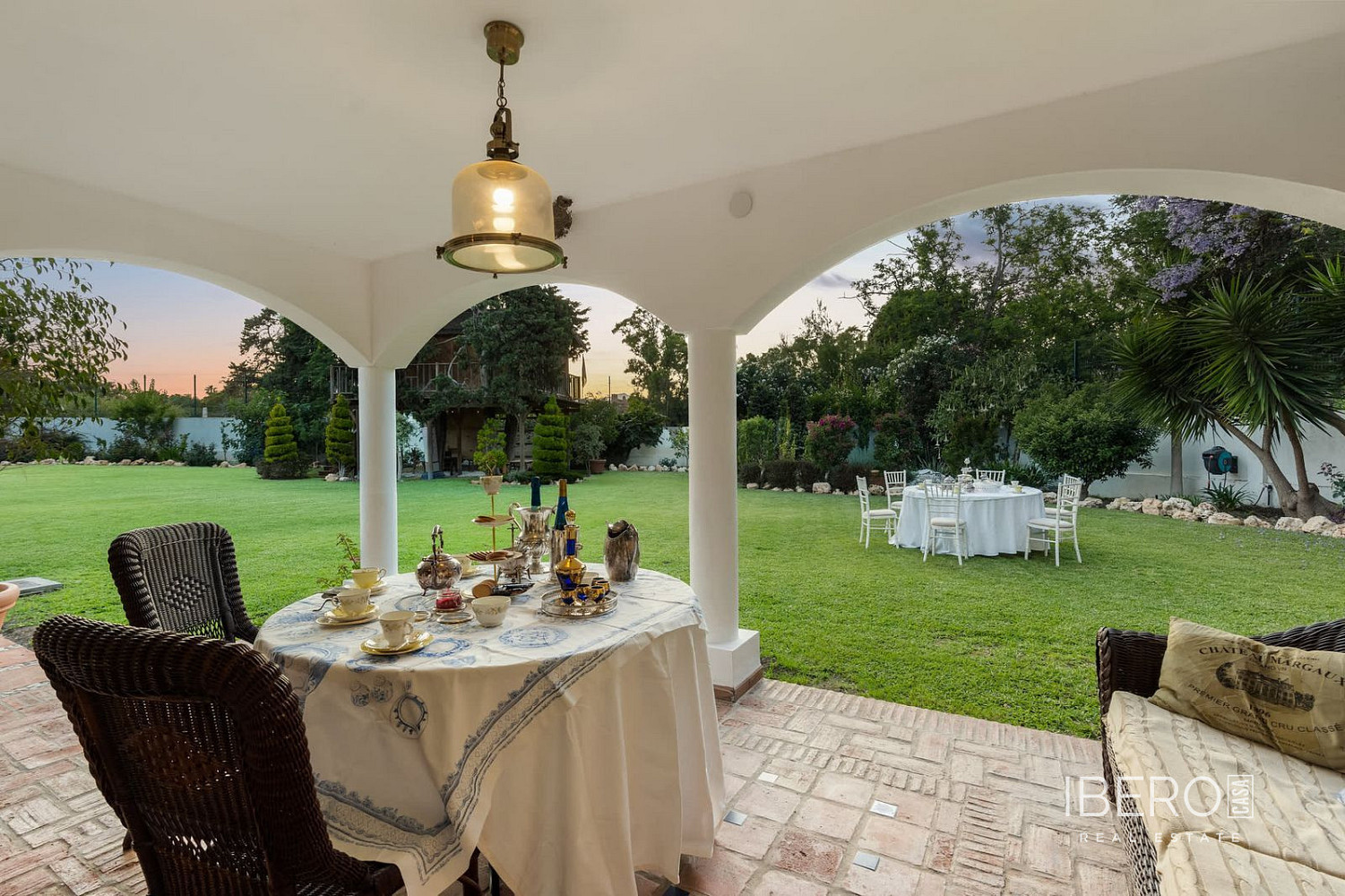 Prodej domu 555 m² s pozemkem 2 500 m² - Más
