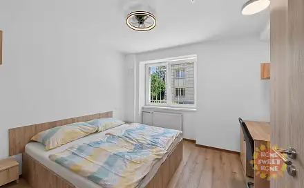 Pronájem bytu 1+kk 18 m², Jeseniova, Praha 3 - Žižkov