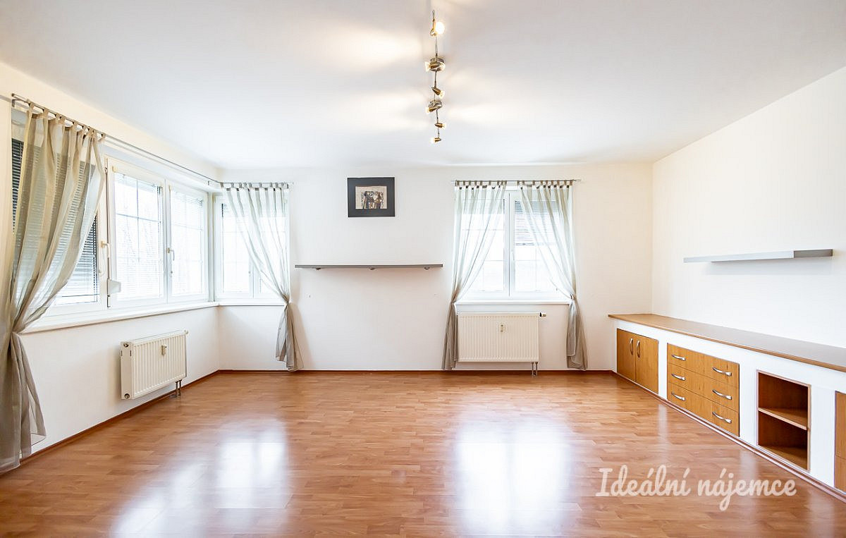 Pronájem bytu 2+kk 68 m² – fotografie 4