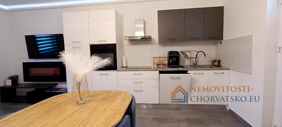 Pronájem bytu 2+kk 68 m² – pohled 3