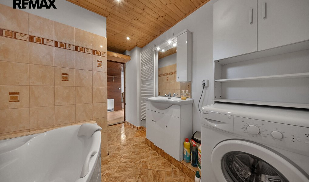 Prodej domu 100 m² s pozemkem 175 m², Luká – náhled fotky 13
