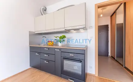 Prodej bytu 1+kk 36 m², Mantovská, Praha 10 - Horní Měcholupy
