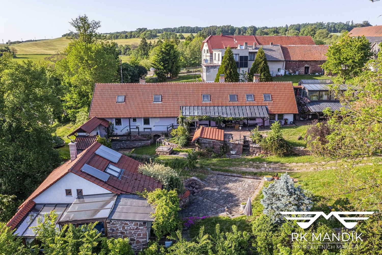 Prodej domu 270 m² s pozemkem 3 755 m²