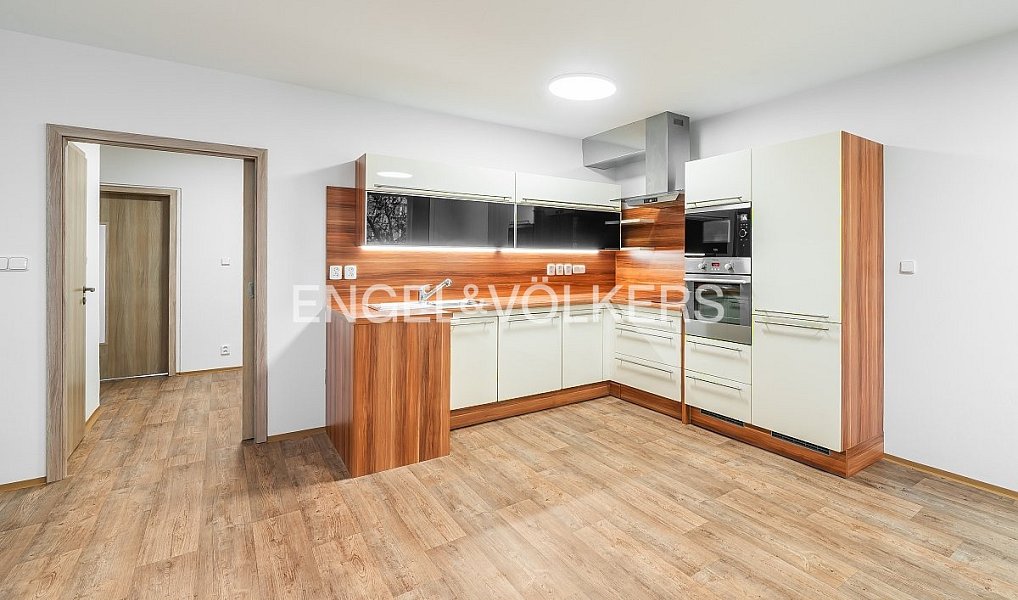 Pronájem bytu 3+kk 88 m², Praha – náhled fotky 3