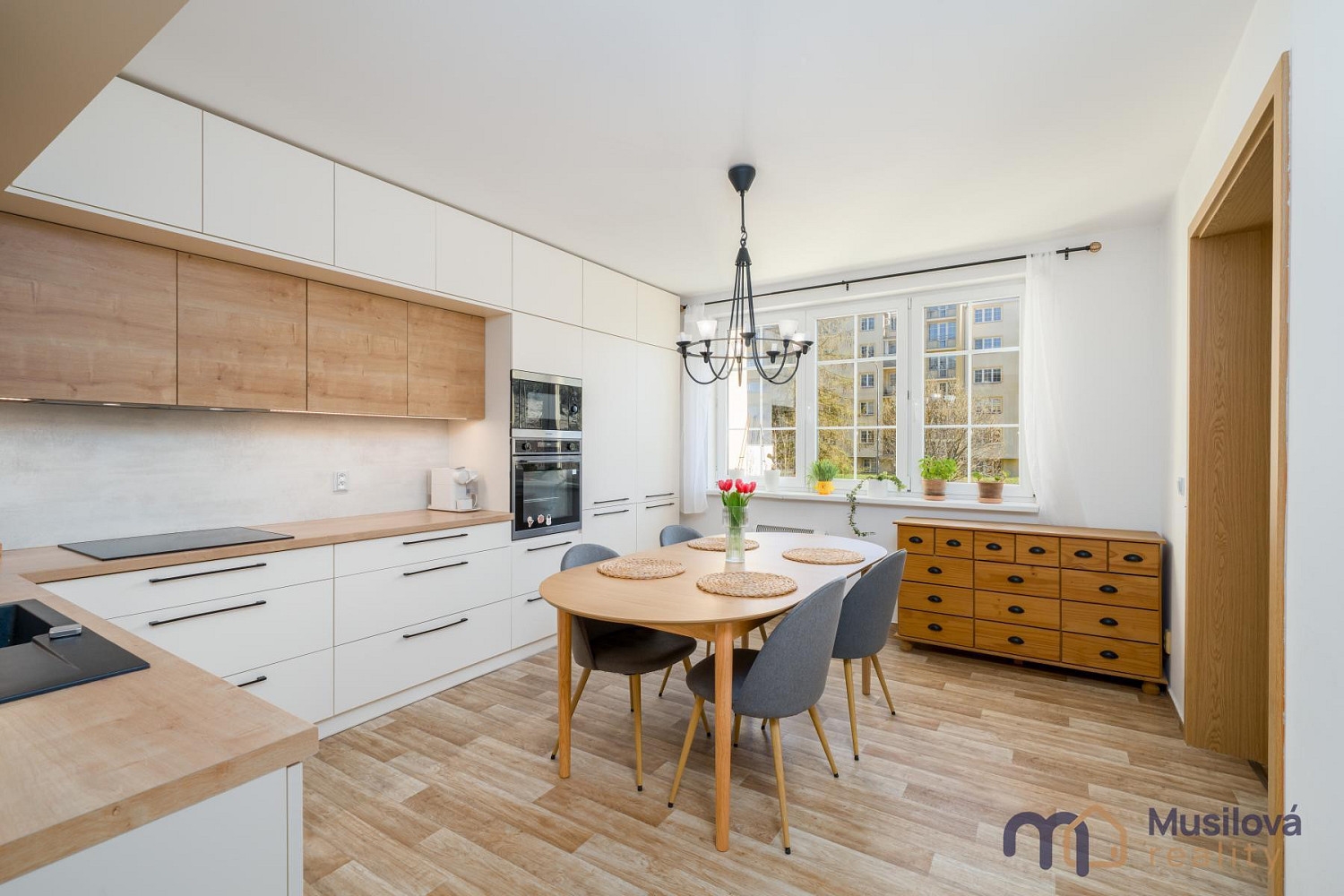 Prodej bytu 3+1 94 m² – pohled 3