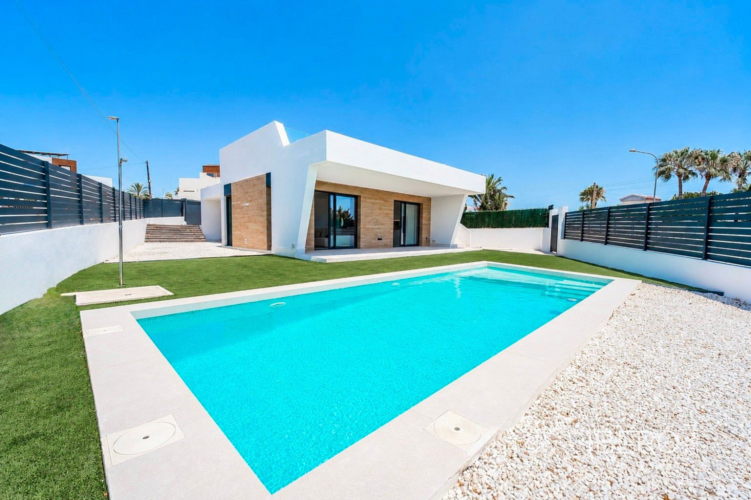 Prodej domu 156 m² s pozemkem 530 m² — photo 2