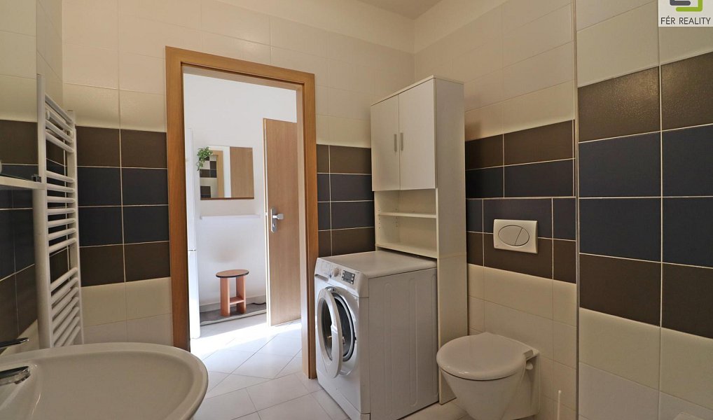 Prodej bytu 1+kk 66 m², Praha – náhled fotky 5
