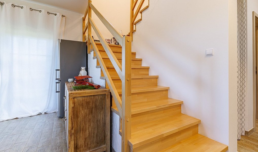 Prodej domu 170 m² s pozemkem 1 384 m², Oborná – náhled fotky 18
