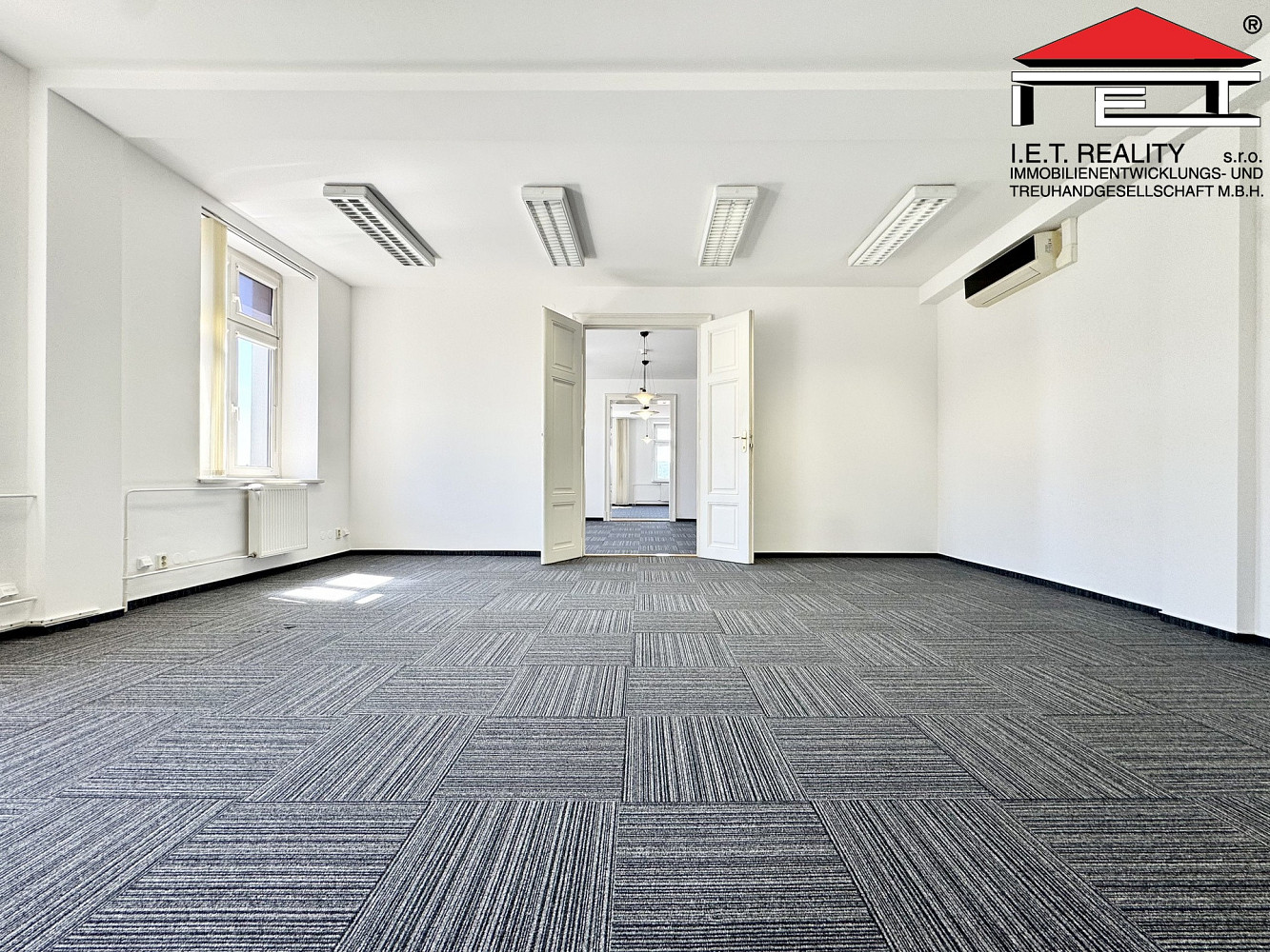 Pronájem kanceláře 527 m² – fotografie 2
