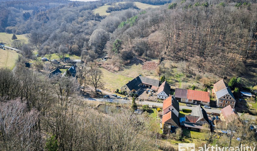 Prodej stavebního pozemku 5 862 m², Medonosy – náhled fotky 2