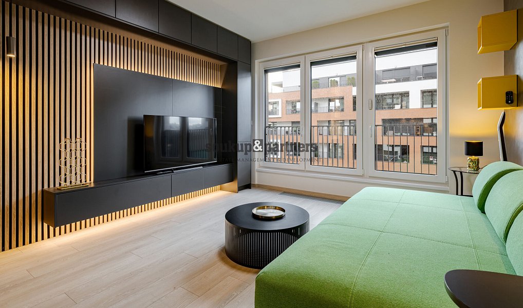 Prodej bytu 1+kk 37 m², Praha – náhled fotky 2