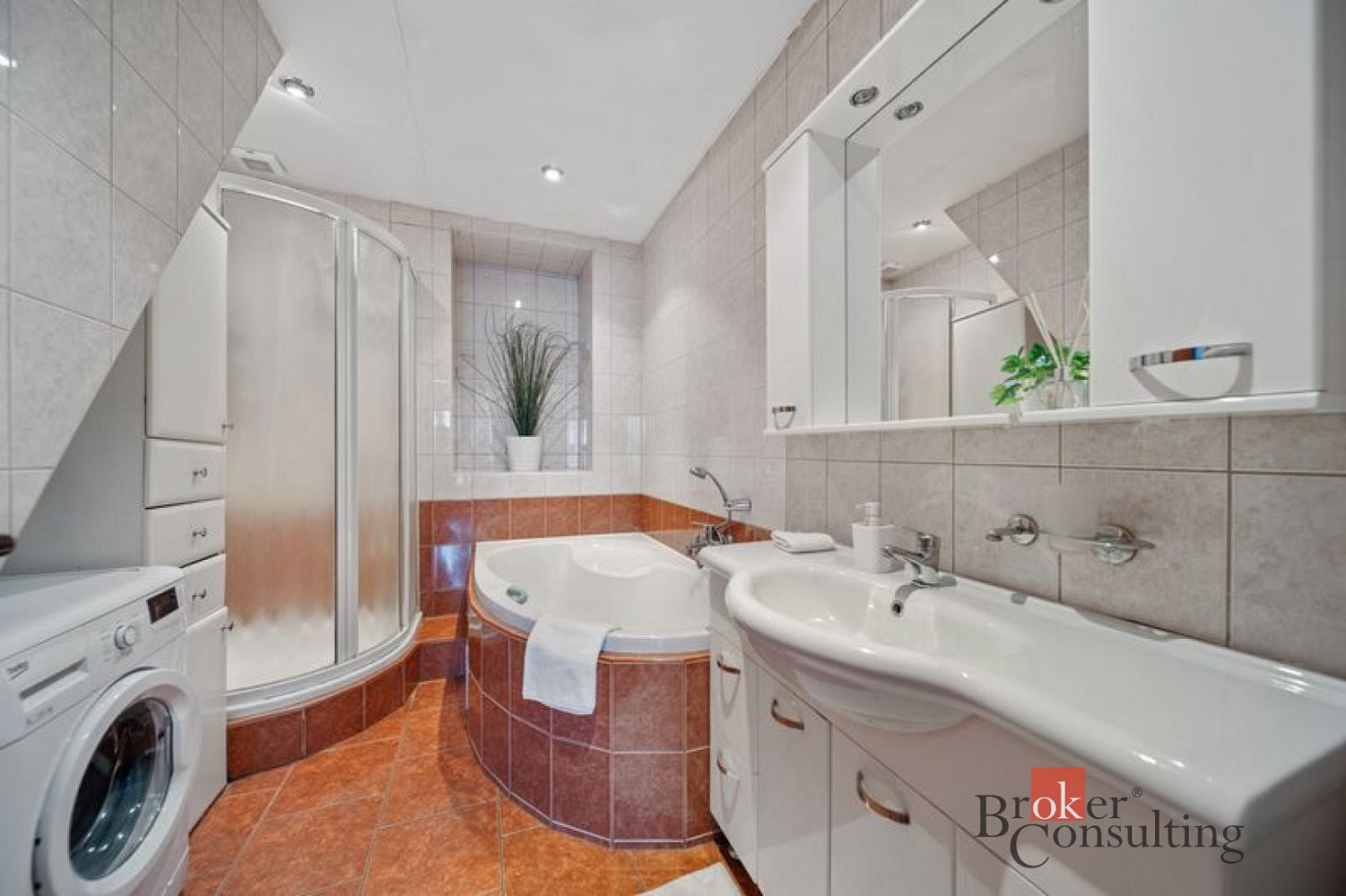 Prodej domu 250 m² s pozemkem 885 m² — photo 3
