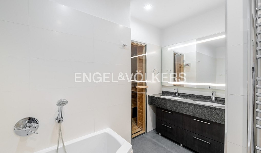 Pronájem bytu 6+kk 204 m², Praha – náhled fotky 13