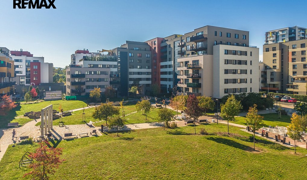 Prodej bytu 2+kk 55 m², Praha – náhled fotky 2