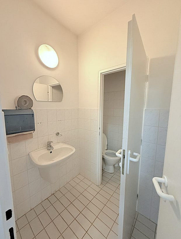 Pronájem kanceláře 167 m² – fotografie 5