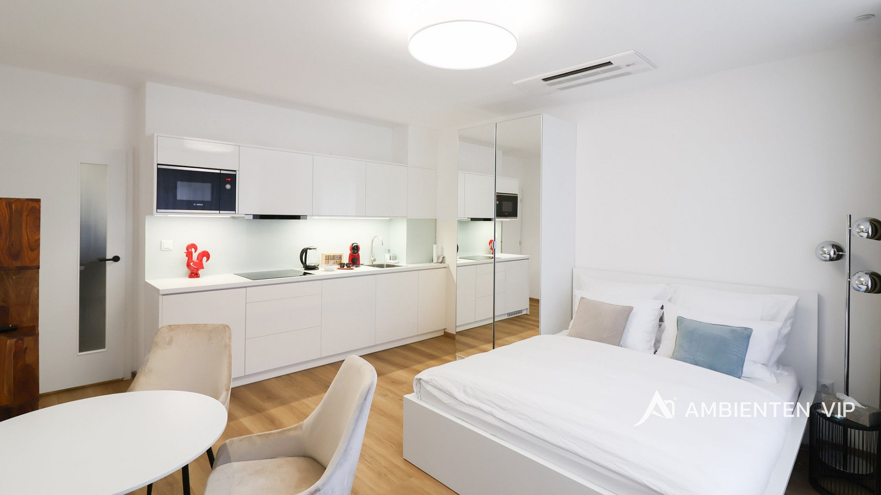 Pronájem bytu 1+kk 28 m² – pohled 2