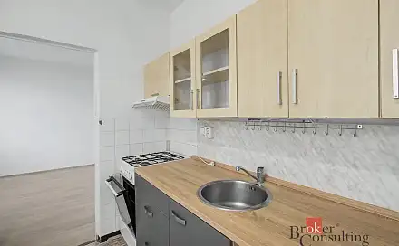 Pronájem bytu 2+1 52 m², Jugoslávská, Teplice