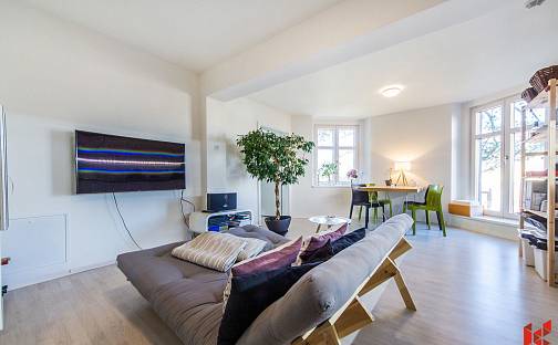 Pronájem bytu 2+kk 46 m², Na Zvoničce, Praha 4 - Podolí