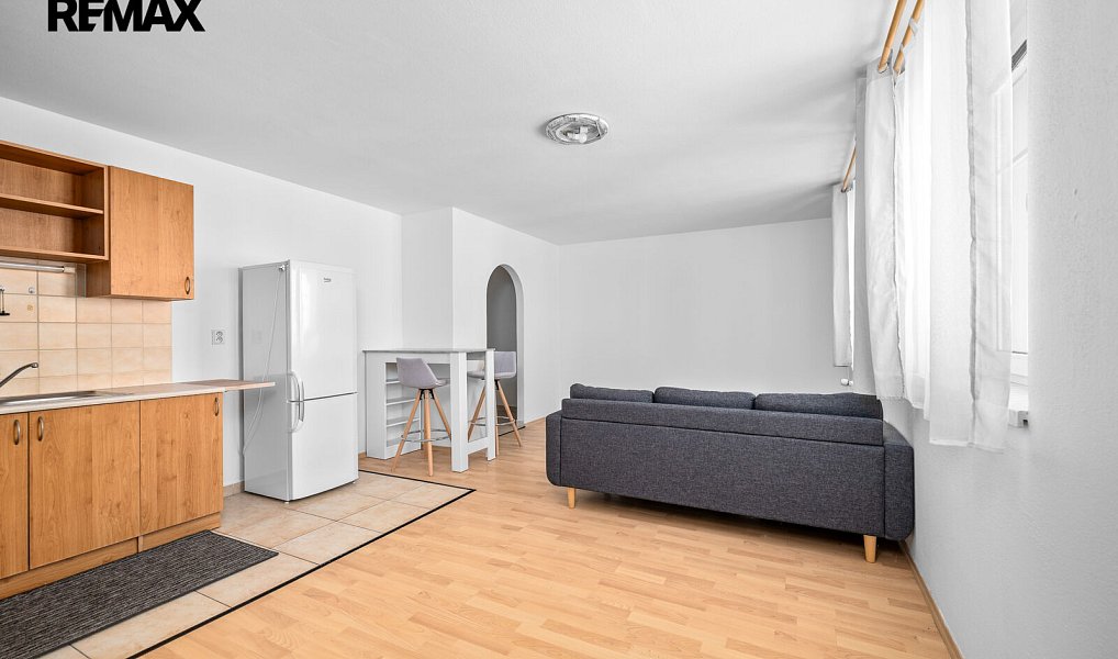 Prodej bytu 1+kk 38 m², Protivín – náhled fotky 2