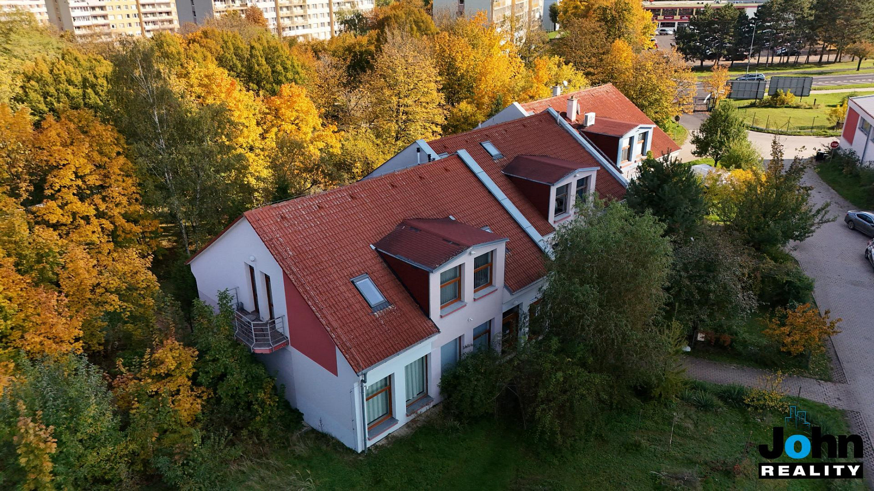 Pronájem kanceláře 130 m² – fotografie 3
