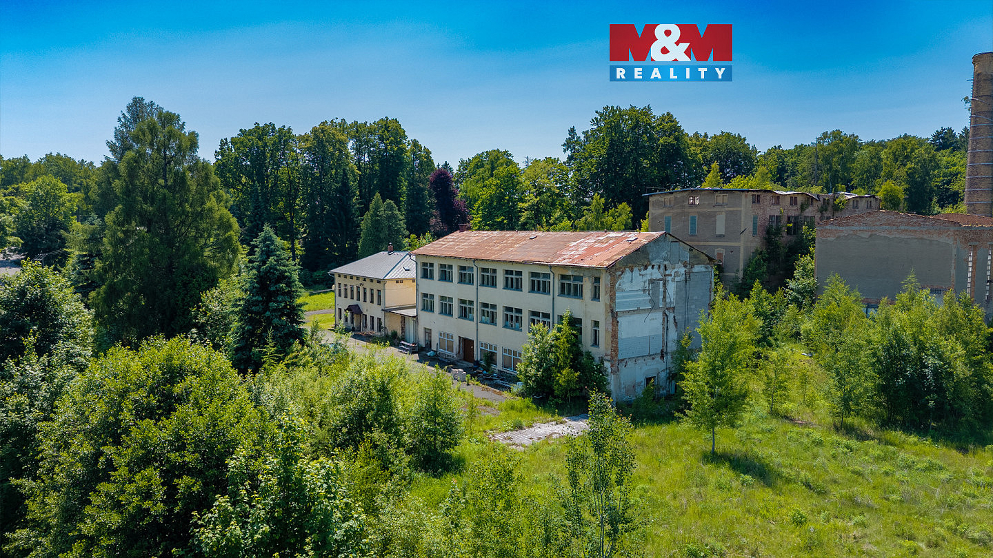 Prodej komerčního objektu (jiného typu) 1 605 m²