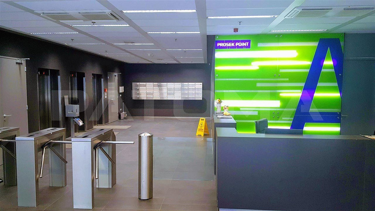 Pronájem moderních kancelářských prostor 1.154 m² na Praze 9 - Prosek. – pohled 5