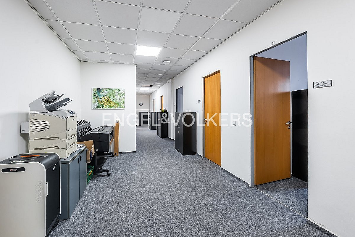 Pronájem kanceláře 666 m² – fotografie 5