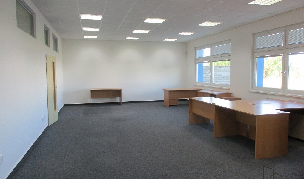 Pronájem kanceláře 105 m², Veselí nad Moravou – náhled fotky 2