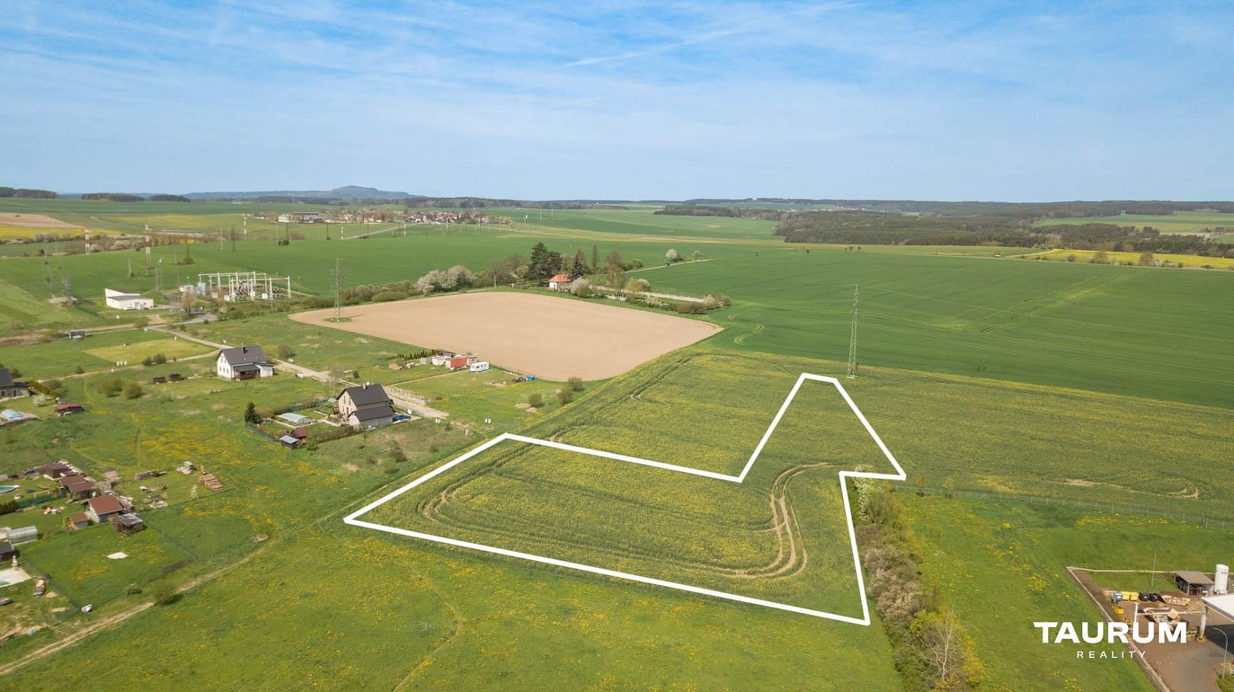 Prodej stavebního pozemku 7 355 m²