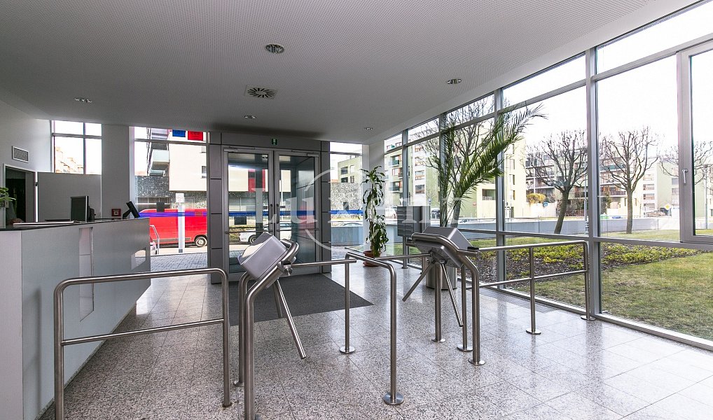 Pronájem kanceláře 393 m², Praha – náhled fotky 16