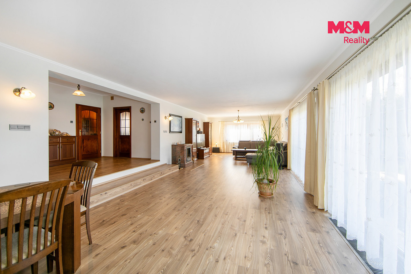 Prodej domu 230 m² s pozemkem 1 420 m² – fotografie 2