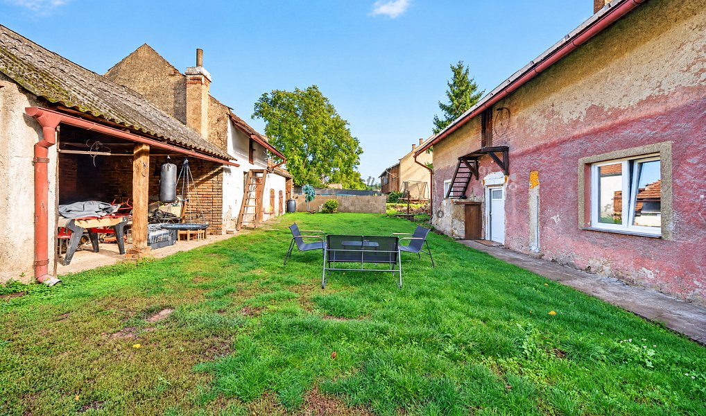 Prodej domu 175 m² s pozemkem 515 m², Zlonice – náhled fotky 12