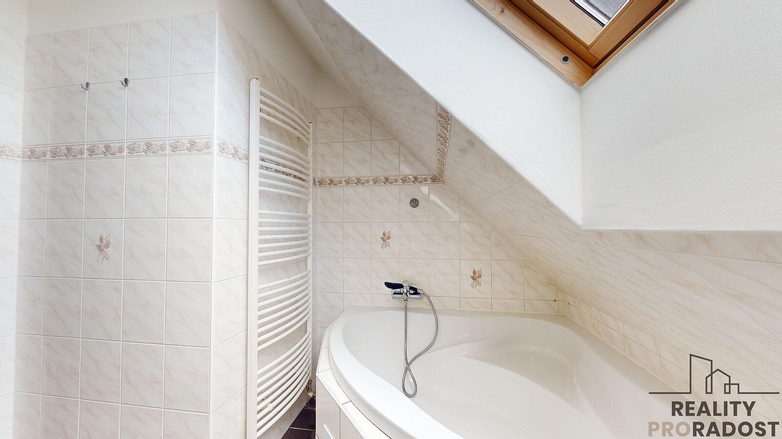 Pronájem bytu 4+1 109 m² — photo 3