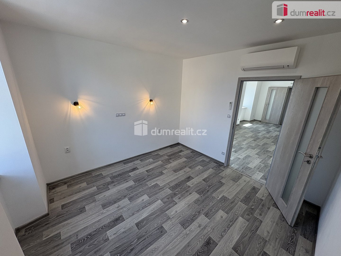 Pronájem bytu 3+kk 55 m² — photo 2
