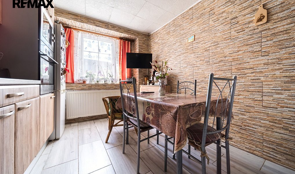 Prodej domu 280 m² s pozemkem 1 208 m², Vémyslice – náhled fotky 4