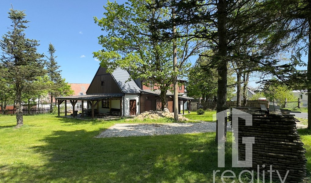 Prodej domu 211 m² s pozemkem 1 458 m², Klíny – náhled fotky 2