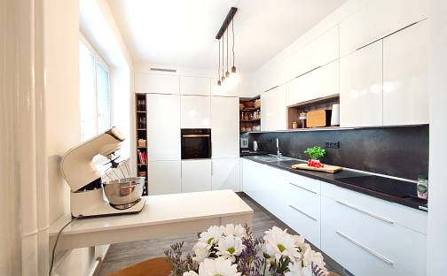 Prodej bytu 3+1 73 m², Hřivínův Újezd, okres Zlín