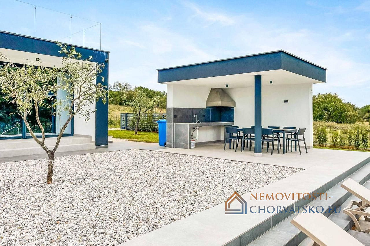Prodej domu 403 m² s pozemkem 1 450 m² – pohled 4