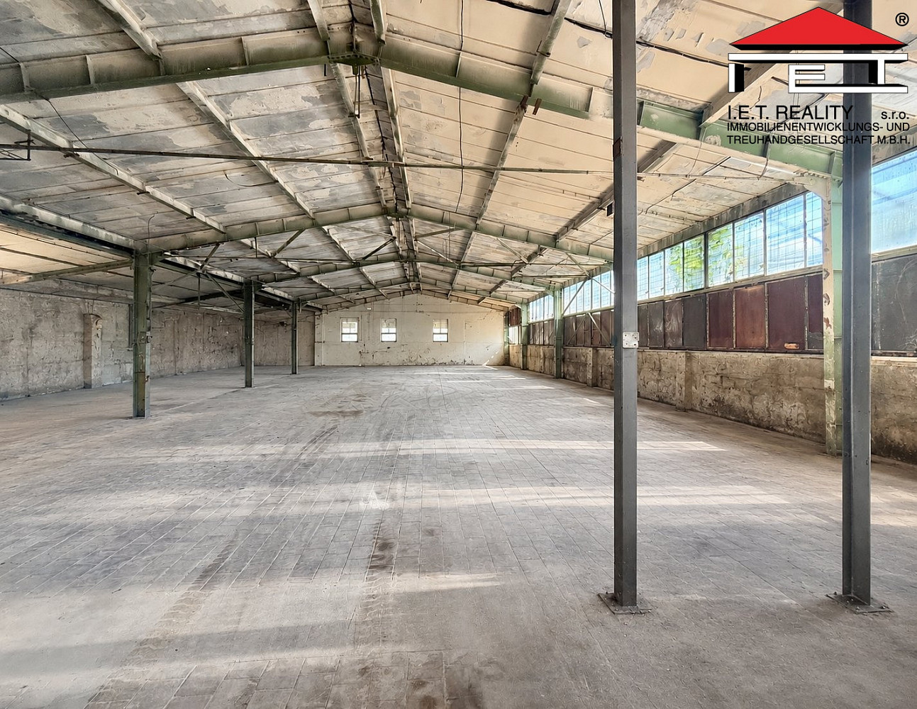 Pronájem skladovacích prostor 554 m² – fotografie 3