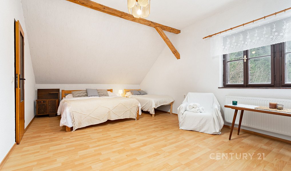 Prodej chaty/chalupy 648 m² s pozemkem 907 m², Strašín – náhled fotky 14
