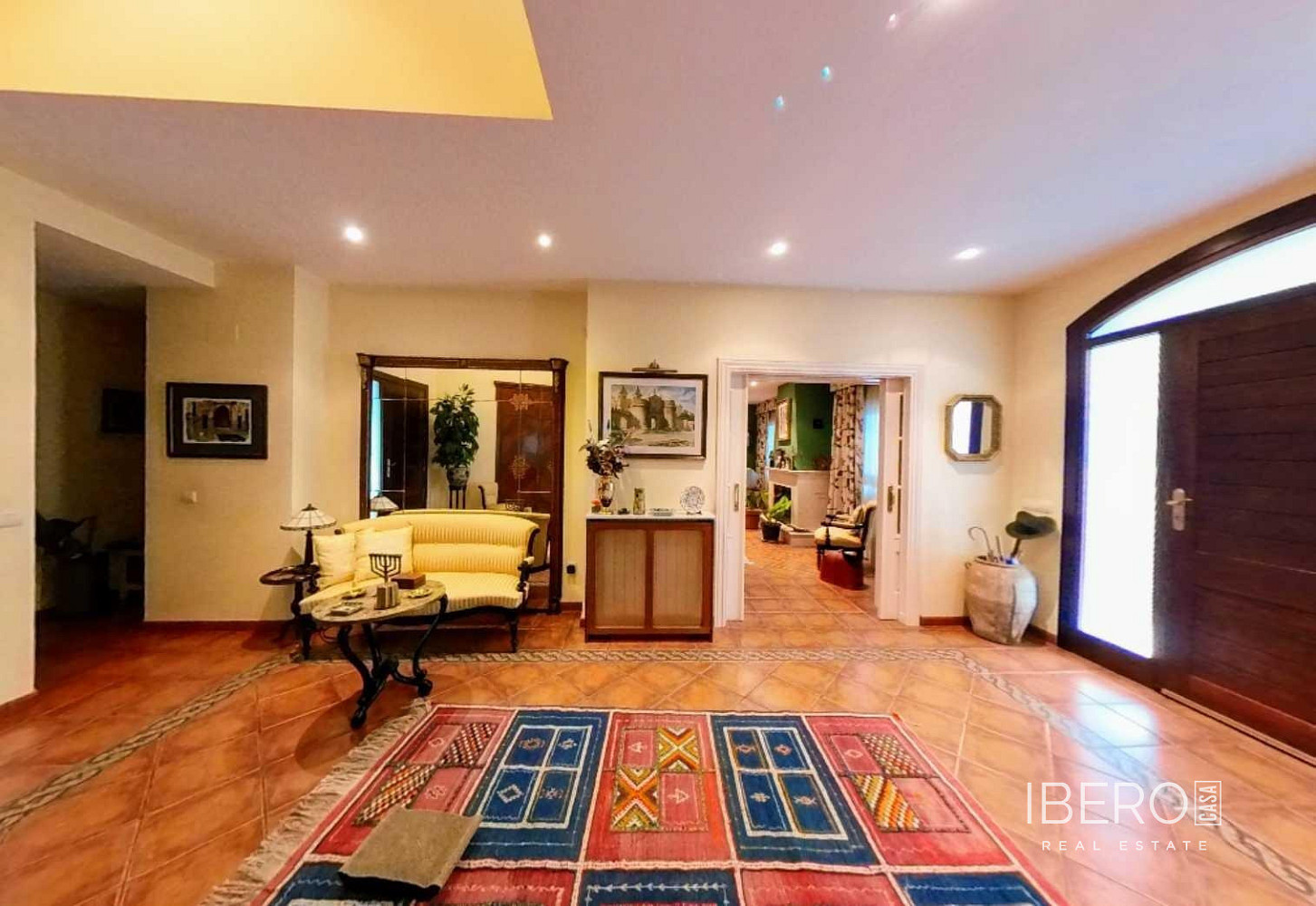 Prodej domu 870 m² s pozemkem 2 992 m²