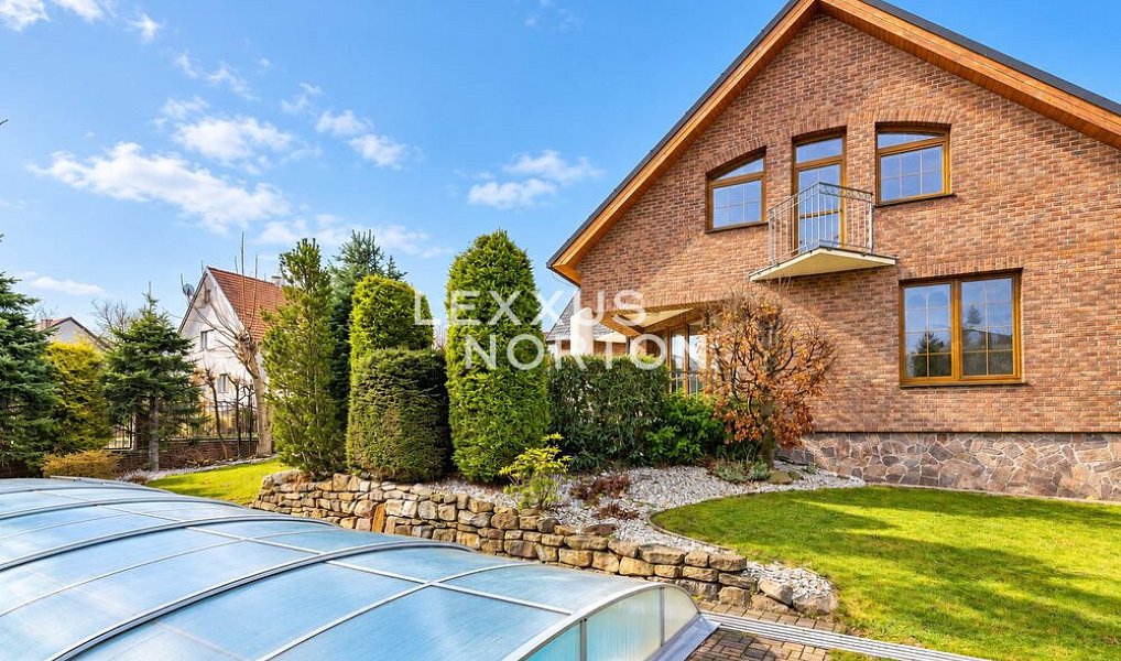 Pronájem domu 384 m² s pozemkem 903 m², Druhého odboje, Praha 6 – Nebušice