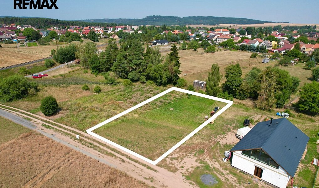 Prodej stavebního pozemku 1 268 m², Vroutek – náhled fotky 3