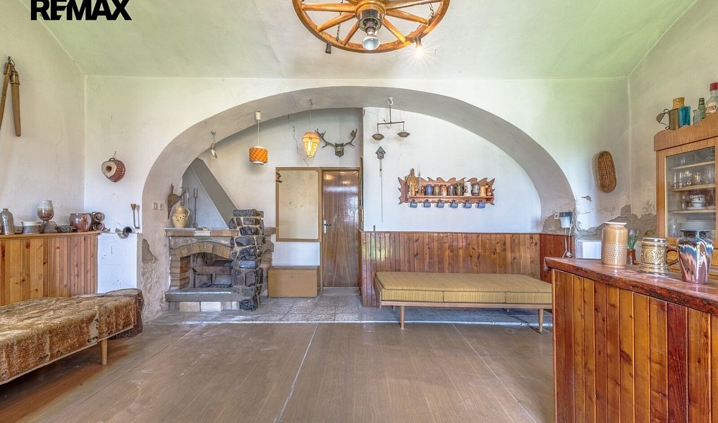 Prodej domu 180 m² s pozemkem 629 m², Dobrovice – náhled fotky 2
