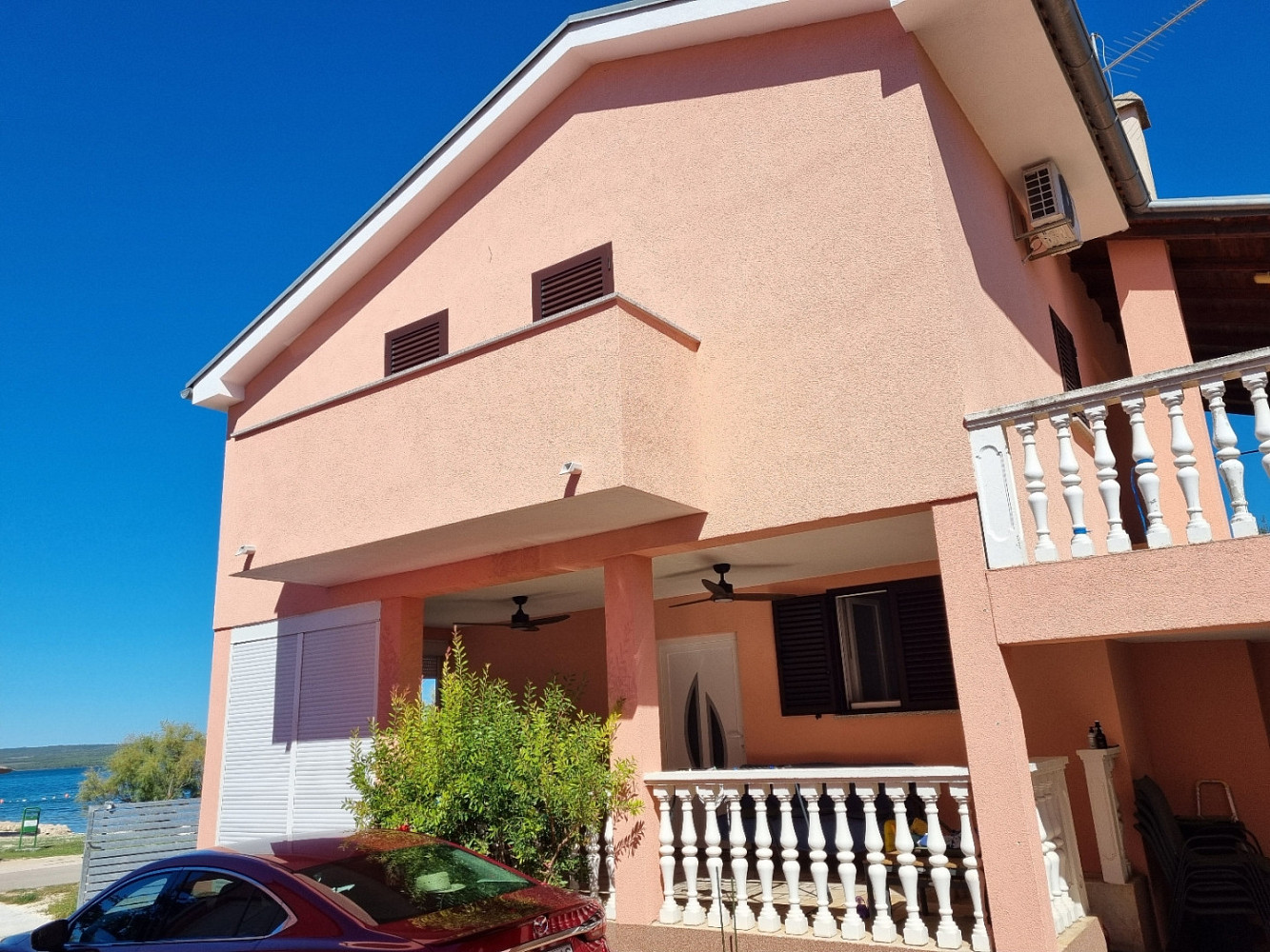 Prodej domu 130 m² s pozemkem 292 m²