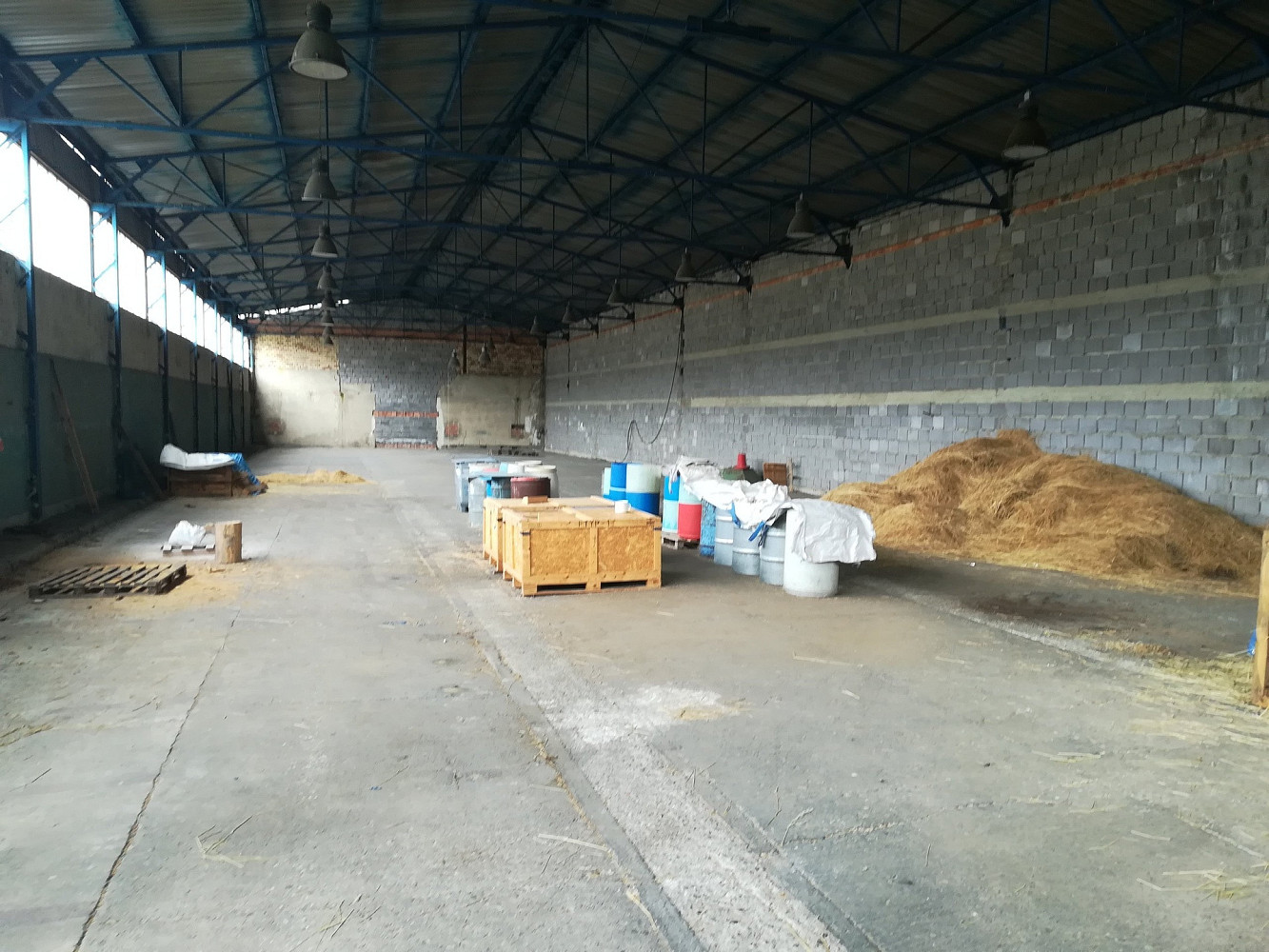 Pronájem skladovacích prostor 977 m² – fotografie 3
