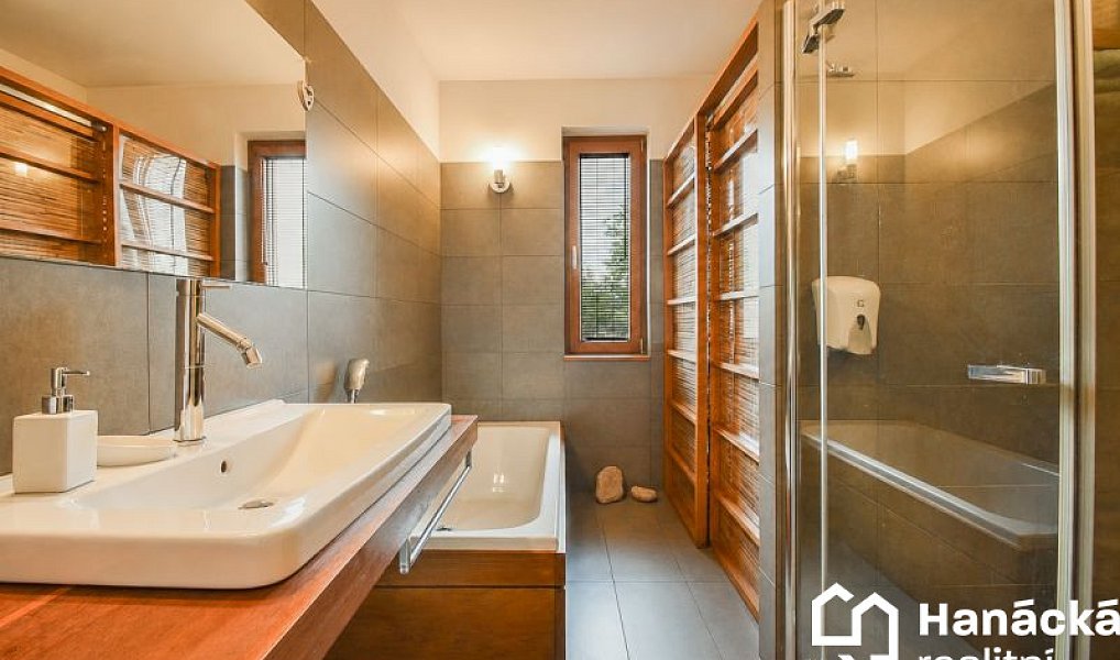 Prodej domu 345 m² s pozemkem 1 131 m², Kladky – náhled fotky 4