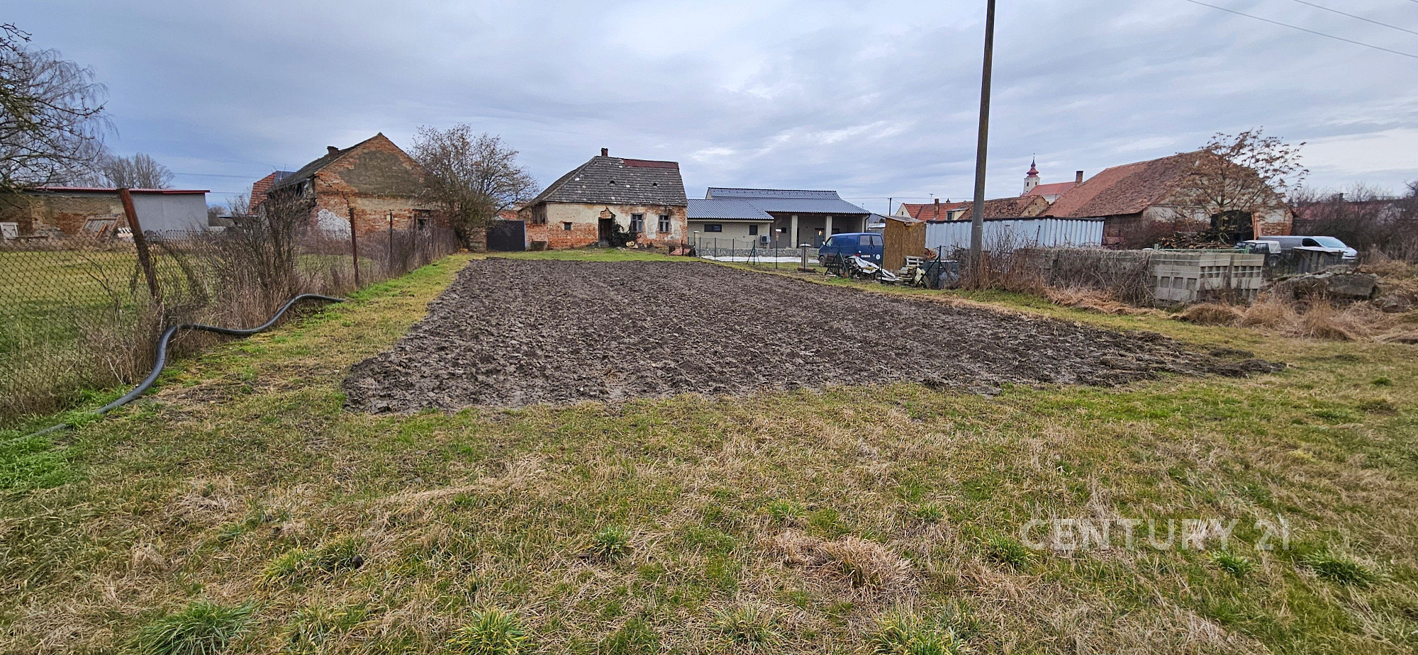 Prodej stavebního pozemku 2 090 m²