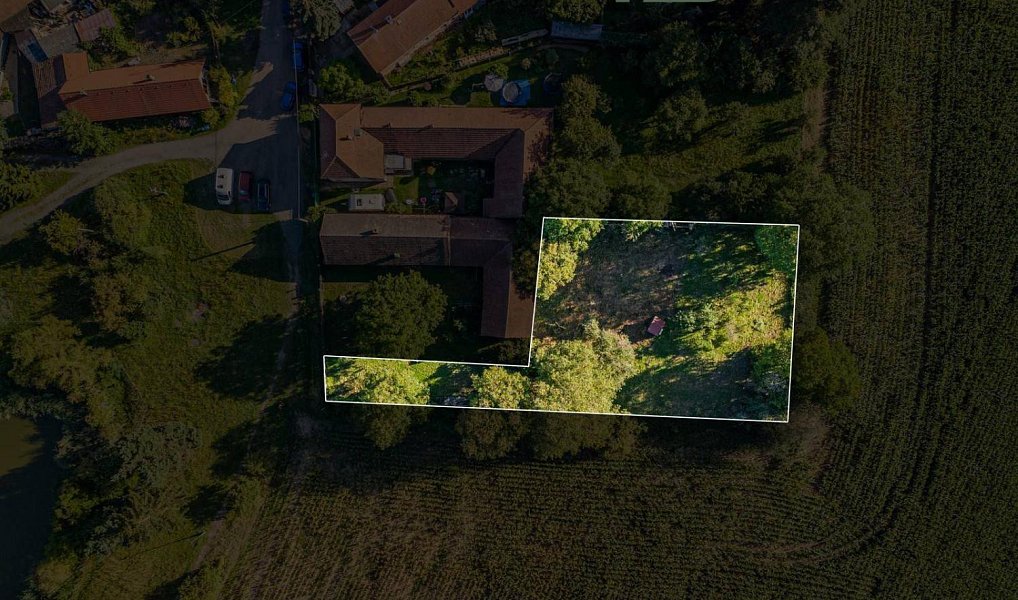 Prodej stavebního pozemku 1 408 m², Chlumec nad Cidlinou – náhled fotky 2